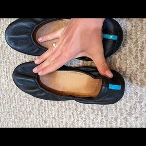 Black Tieks flats